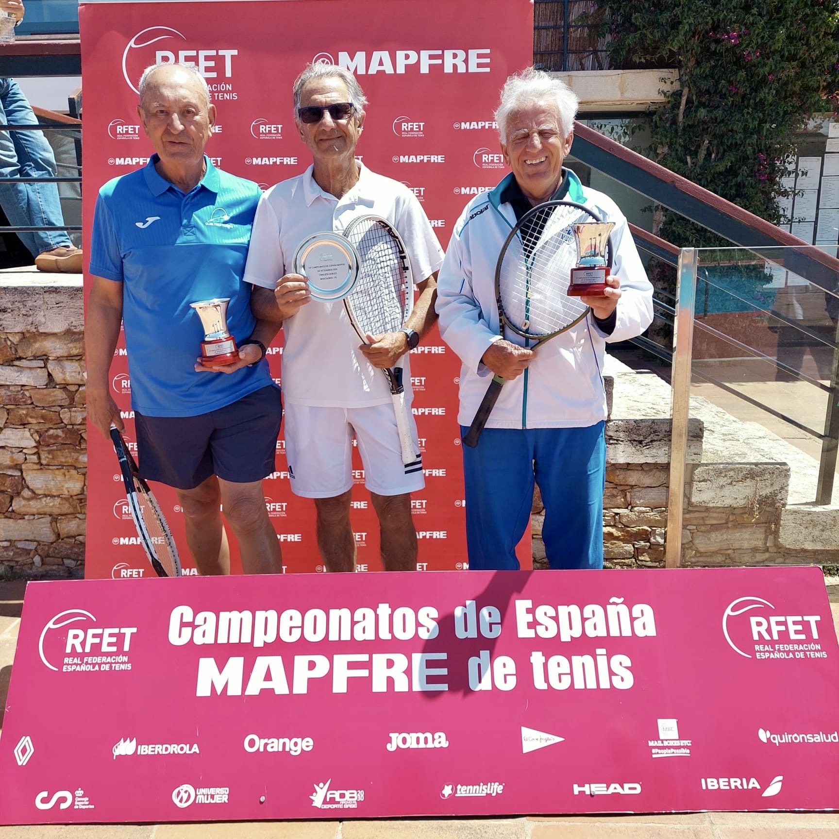 Éxitos del Club de Tenis Pozuelo en un fin de semana crucial: victorias, clasificaciones y campeonatos