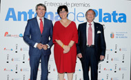 Susana Pérez Quislant recibe el premio antena de Plata (Se abre en ventana nueva)