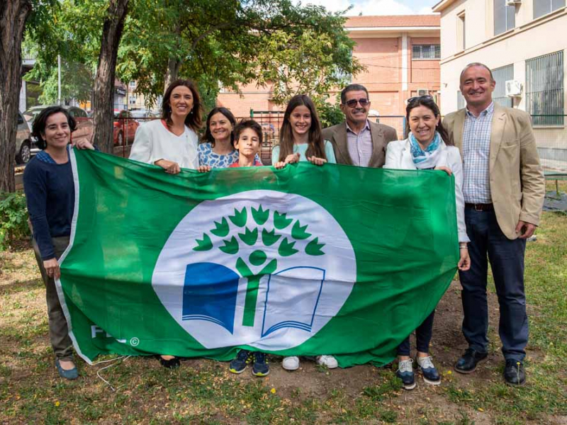 Entrega de Banderas verdes a los colegios 1