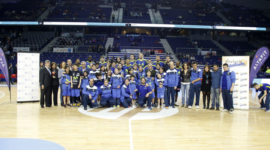 PArtido Pozuelo encesta con el ESTU